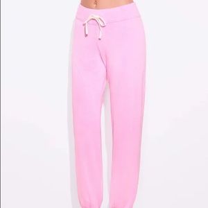 SUNDRY BASIC SWEATPANT IN PIGMENT NEON PINK💗💗